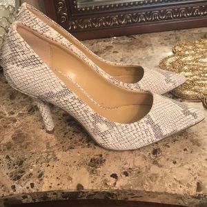 Michael Kors mid flex pumps